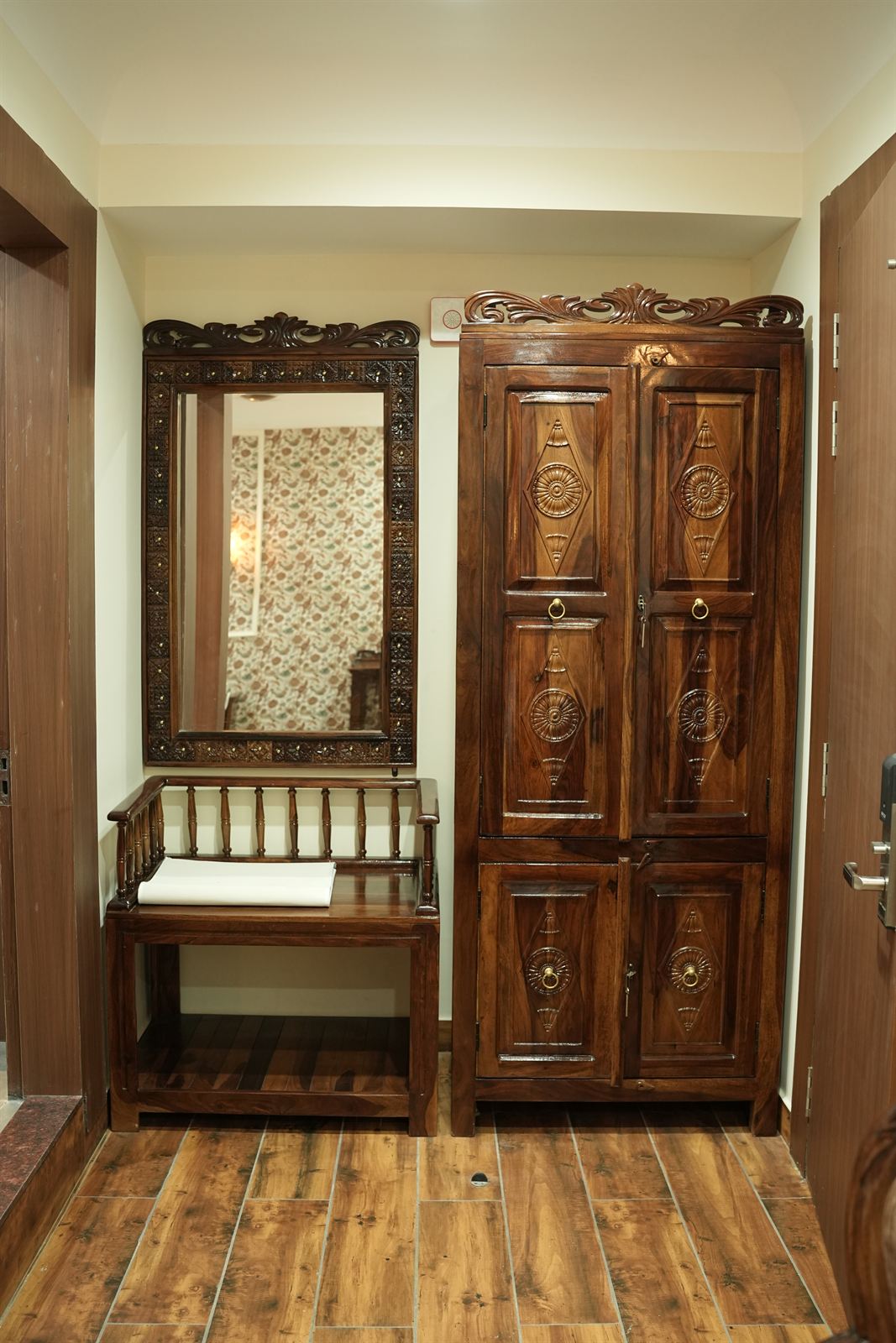 Family Royal Suite & Elegant Bedding